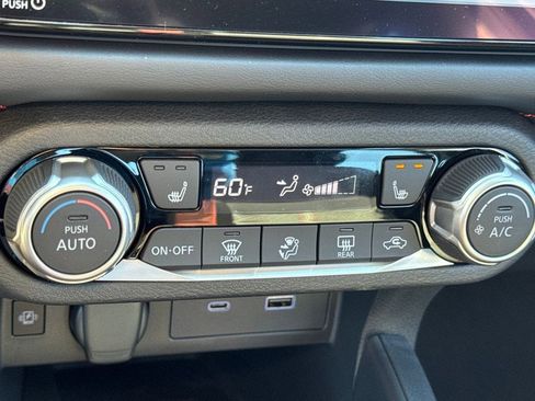 New 2025 Nissan Versa SR w/ Trunk Package image 16