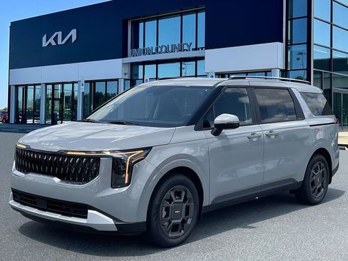 New 2026 Kia Carnival EX image 3