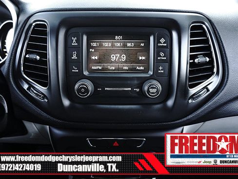 Used 2018 Jeep Compass Latitude FWD image 21