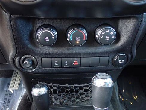 Used 2014 Jeep Wrangler Sport w/ Quick Order Package 24S AWD/4WD image 18