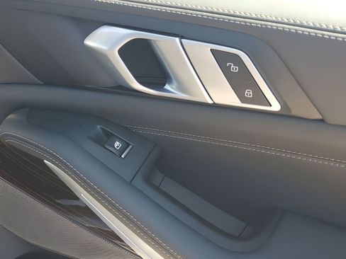 Used 2026 BMW X5 sDrive40i image 49