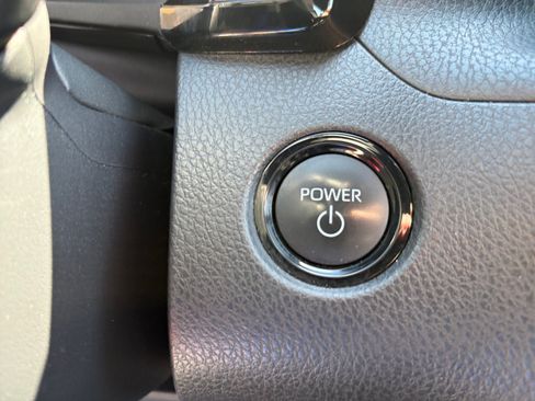 Used 2025 Toyota Camry SE FWD image 20