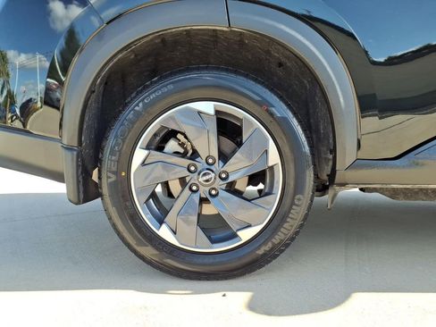 Used 2024 Nissan Rogue SV w/ SV Premium Package FWD image 19