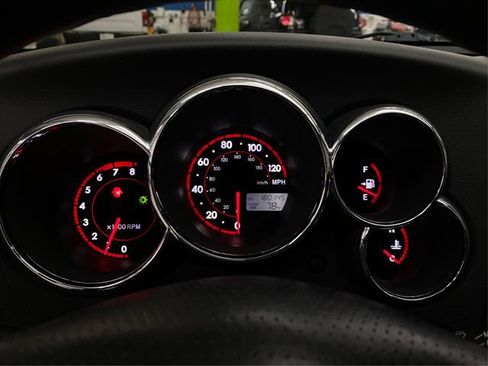 Used 2007 Pontiac Vibe w/ Security Package FWD image 22
