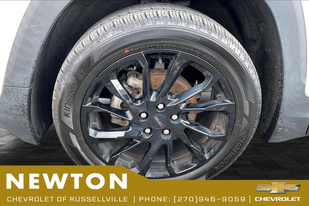 Used 2023 GMC Terrain SLE w/ Driver Convenience Package AWD/4WD image 9