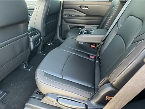 New 2025 Nissan Pathfinder SL w/ Cargo Package image 16