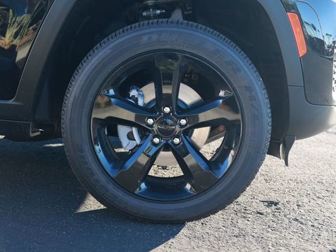 New 2025 Jeep Grand Cherokee Altitude AWD/4WD image 8