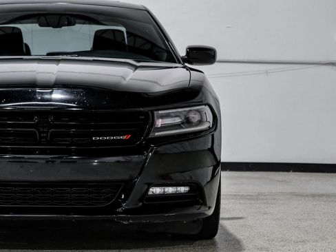 Used 2015 Dodge Charger R/T w/ Plus Group RWD image 61