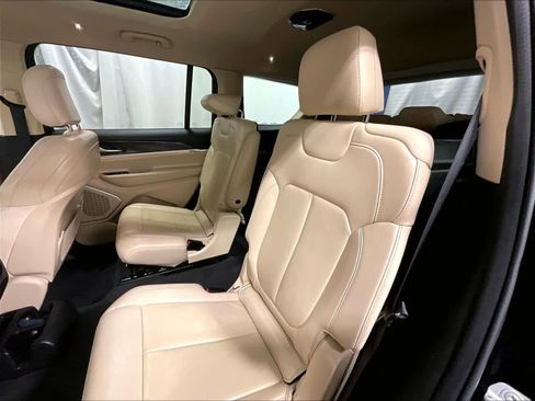 Used 2022 Jeep Grand Cherokee L Limited image 15