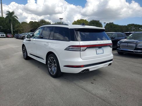 New 2026 Lincoln Aviator 2WD w/ Jet Appearance Package image 3