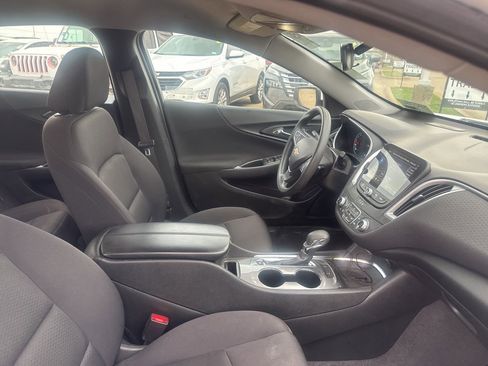 Used 2024 Chevrolet Malibu LT image 30