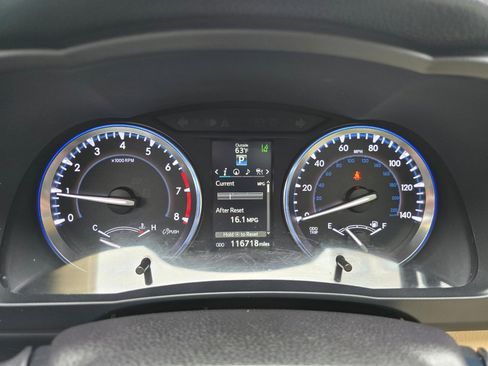 Used 2014 Toyota Highlander Limited Platinum AWD/4WD image 8