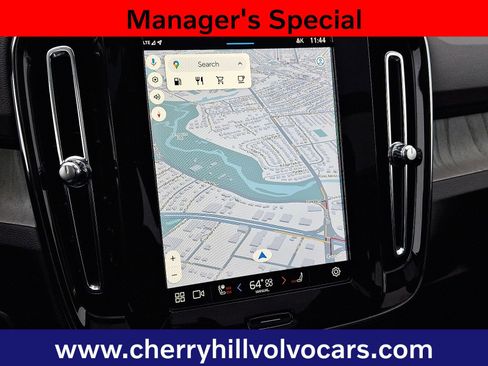 Certified 2025 Volvo XC40 B5 Plus w/ Protection Package Premier image 19