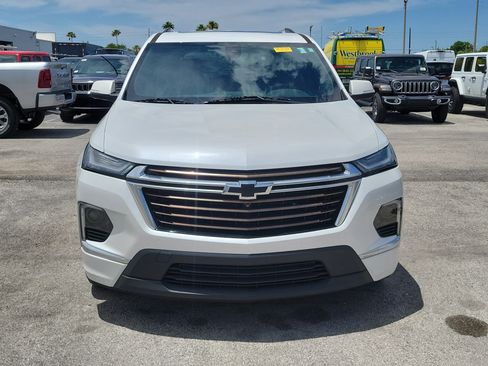 Used 2023 Chevrolet Traverse High Country AWD/4WD image 3