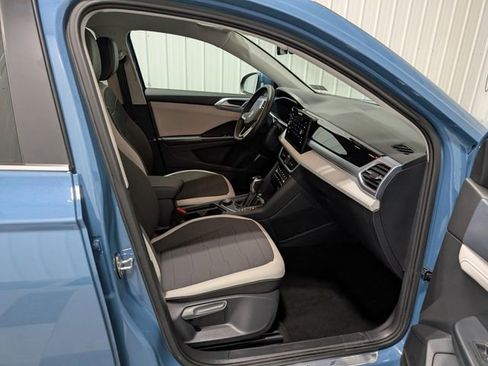 Used 2025 Volkswagen Taos SE image 27