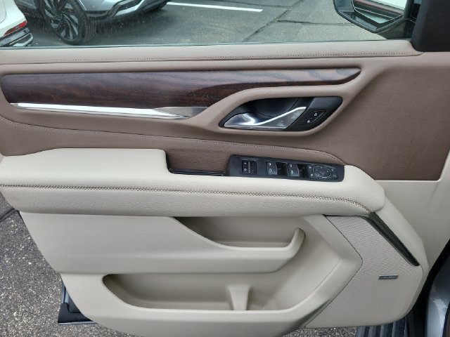 Used 2023 GMC Yukon XL Denali AWD/4WD image 9