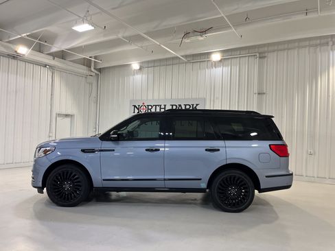 Used 2020 Lincoln Navigator Black Label AWD/4WD image 2