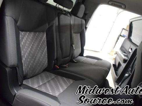 Used 2020 Toyota Tundra SR5 w/ SR5 Convenience Package AWD/4WD image 32