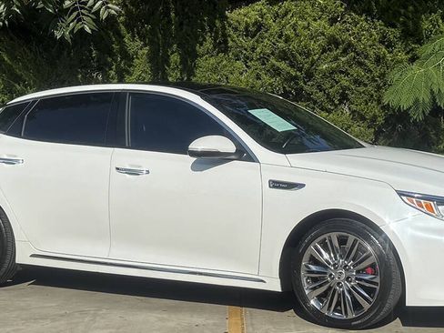 Used 2016 Kia Optima SX w/ Chrome Wheel Package FWD image 3