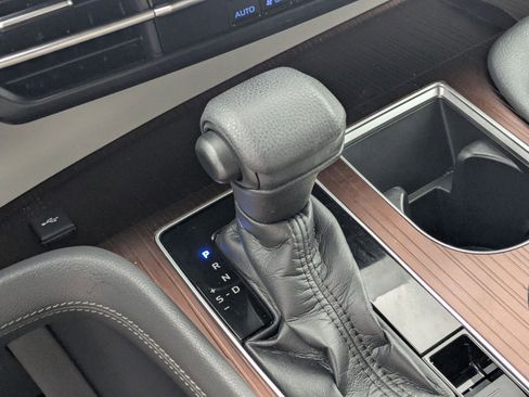 Used 2021 Toyota Sienna LE image 25