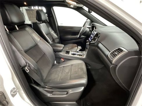 Used 2020 Jeep Grand Cherokee Altitude image 30