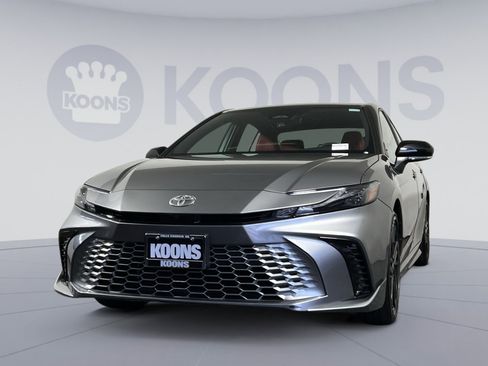 Used 2025 Toyota Camry XSE AWD/4WD image 1