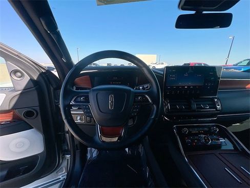 Used 2022 Lincoln Navigator L Reserve image 13