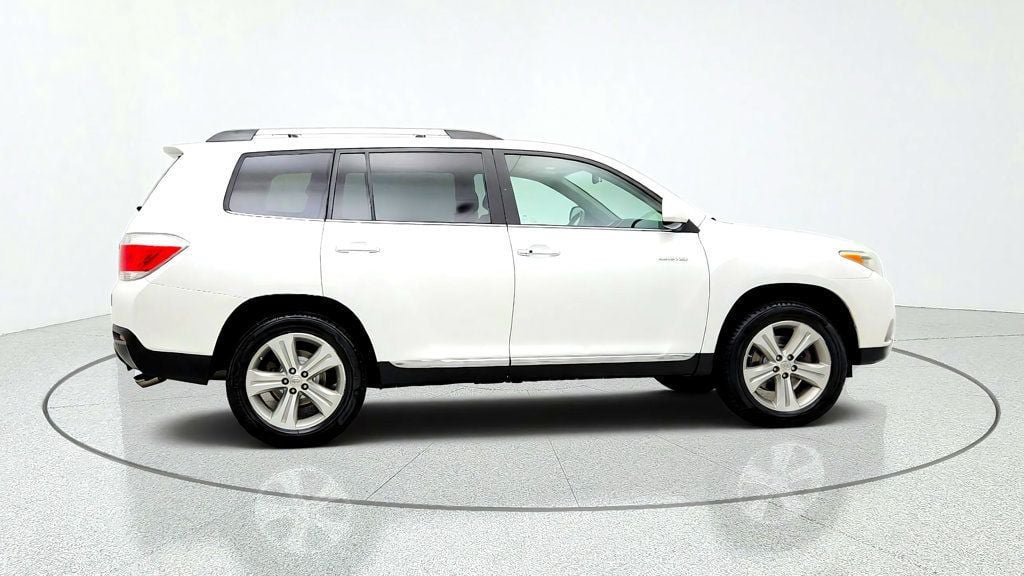 Used 2013 Toyota Highlander Limited FWD image 4