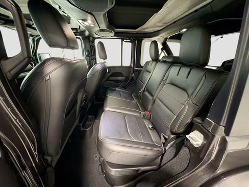Used 2021 Jeep Wrangler Unlimited Sahara image 23