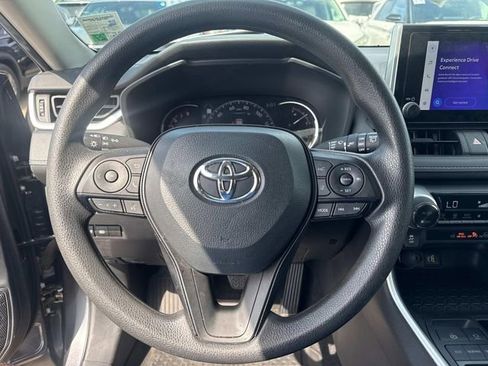 Used 2024 Toyota RAV4 XLE FWD image 29