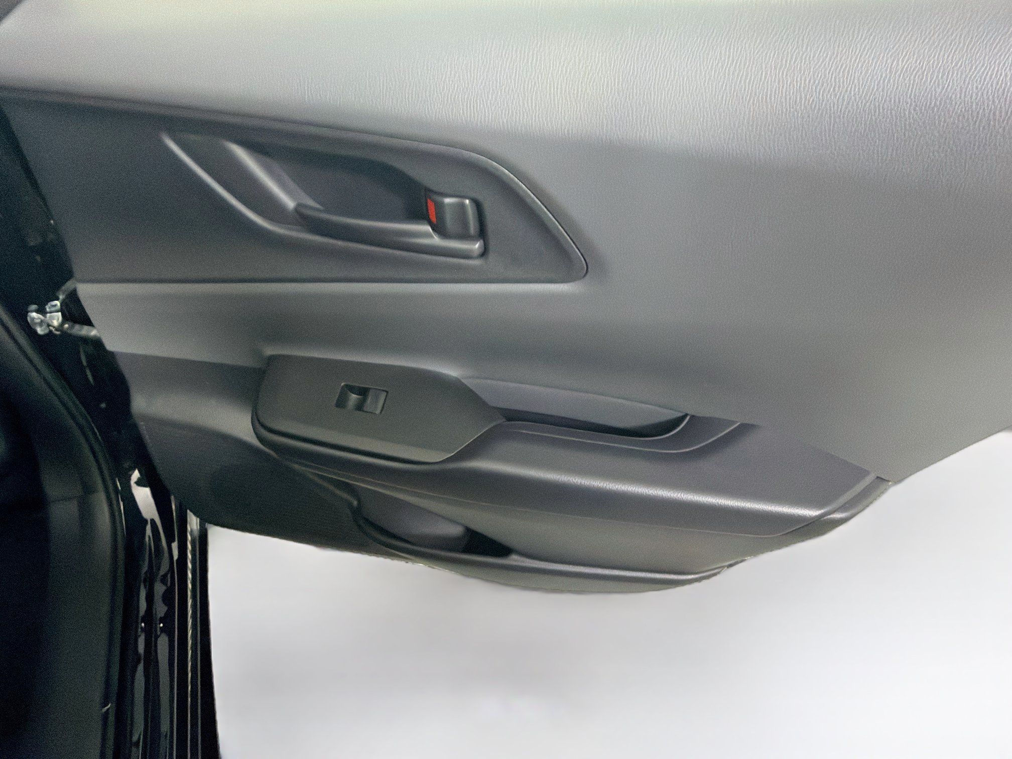 Used 2025 Toyota Prius LE FWD image 27