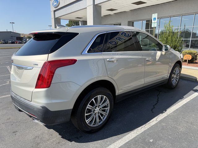 Used 2017 Cadillac XT5 Luxury w/ LPO, Wheel Lock Package FWD image 3