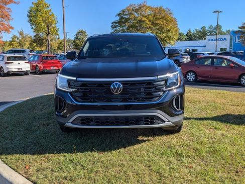 New 2026 Volkswagen Atlas Cross Sport SE image 2