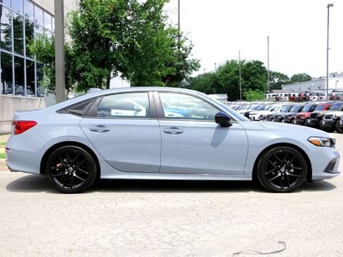 Used 2023 Honda Civic Sport image 4