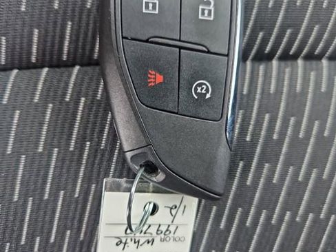 Used 2025 Chevrolet Equinox LT FWD image 28