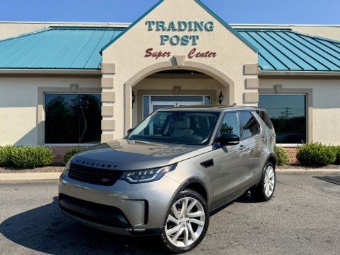 Used 2017 Land Rover Discovery First Edition AWD/4WD image 28