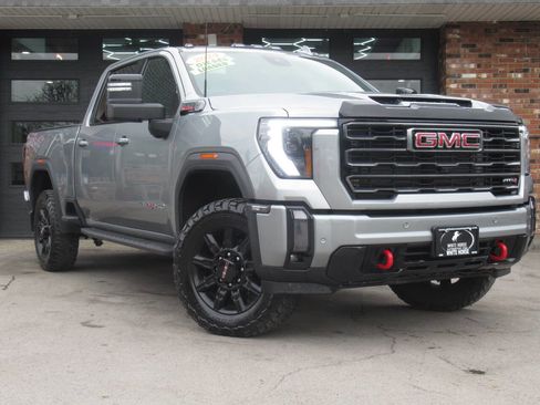 Used 2024 GMC Sierra 2500 AT4 w/ AT4 Premium Plus Package AWD/4WD image 2