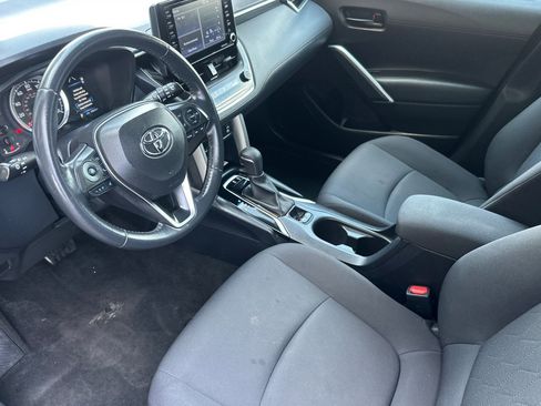 Used 2022 Toyota Corolla Cross LE image 11