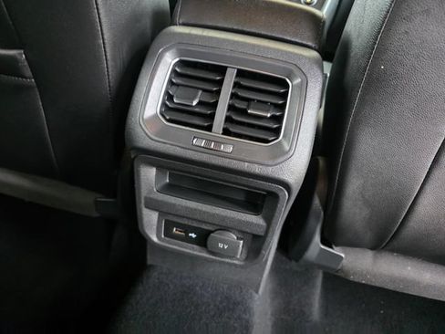 Used 2018 Volkswagen Tiguan SE AWD/4WD image 14
