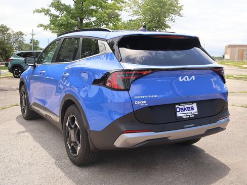 New 2026 Kia Sportage EX w/ EX Panorama Roof Package FWD image 5