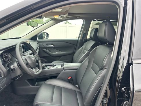 Used 2025 Nissan Rogue SV w/ SV Premium Package FWD image 43