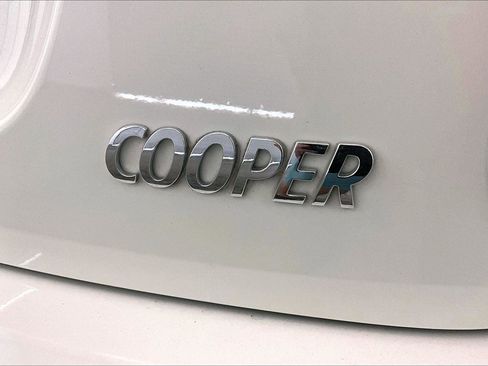 Used 2016 MINI Cooper 4-Door Hardtop image 13