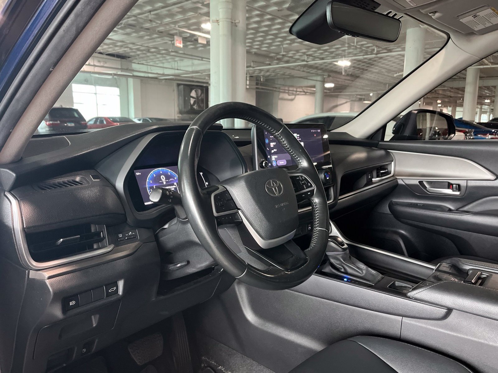 Used 2024 Toyota Grand Highlander AWD image 17
