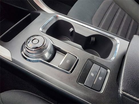 Used 2020 Ford Fusion SE image 33