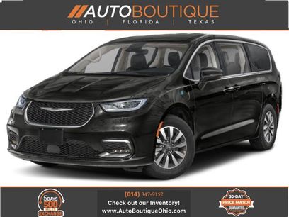 Used 2024 Chrysler Pacifica Limited