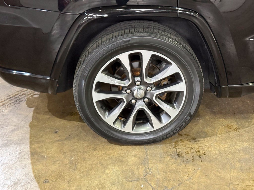 Used 2018 Jeep Grand Cherokee Overland AWD/4WD image 6