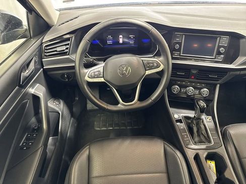 Used 2024 Volkswagen Jetta SE image 15