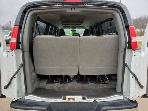 Used 2017 Chevrolet Express 3500 LT w/ LT Preferred Equipment Group image 5