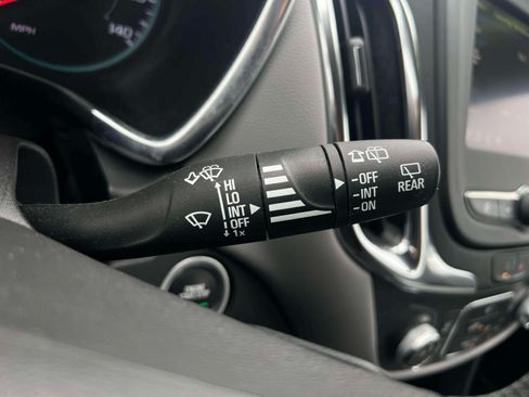 Used 2024 Chevrolet Equinox LS FWD image 16