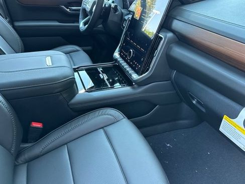 New 2026 GMC Yukon XL Denali w/ Denali Reserve Package AWD/4WD image 20